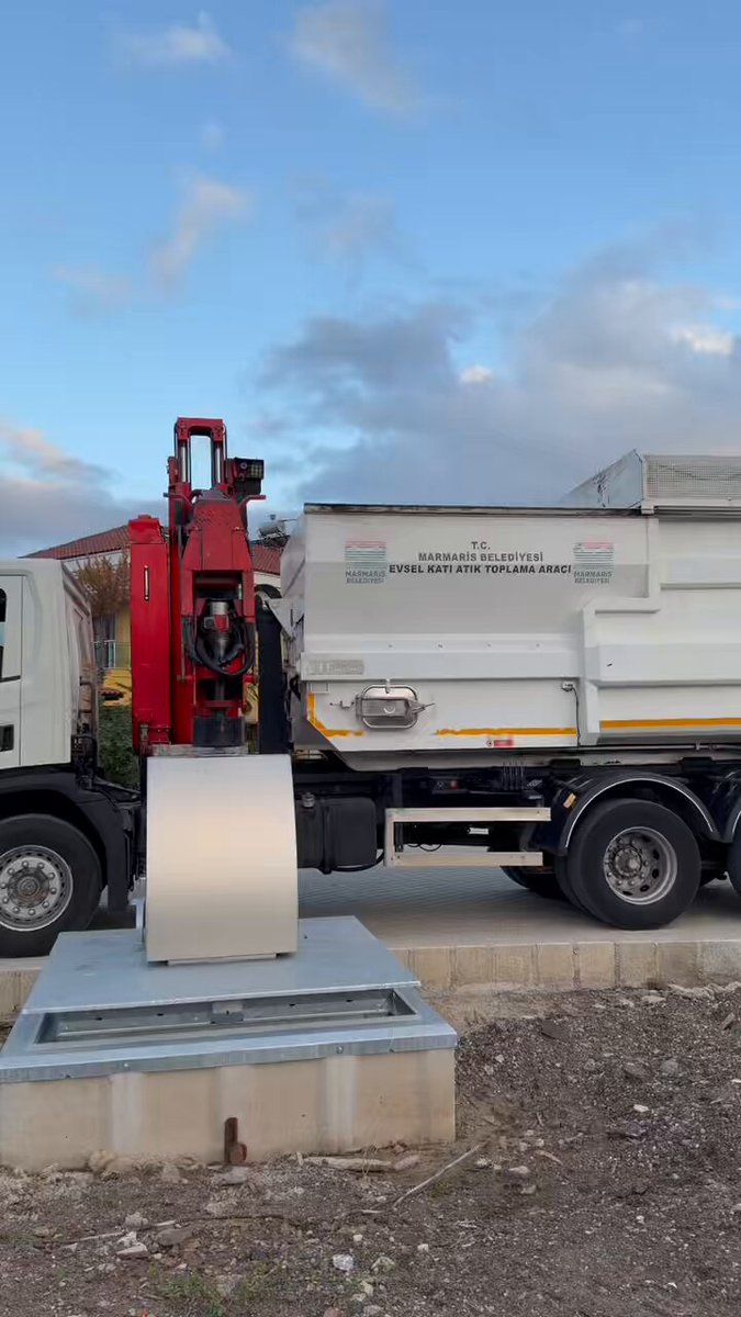 Marmaris'te Çevre Dostu Çöp Çözümü: Yeraltı Konteynırları Hizmete Girdi