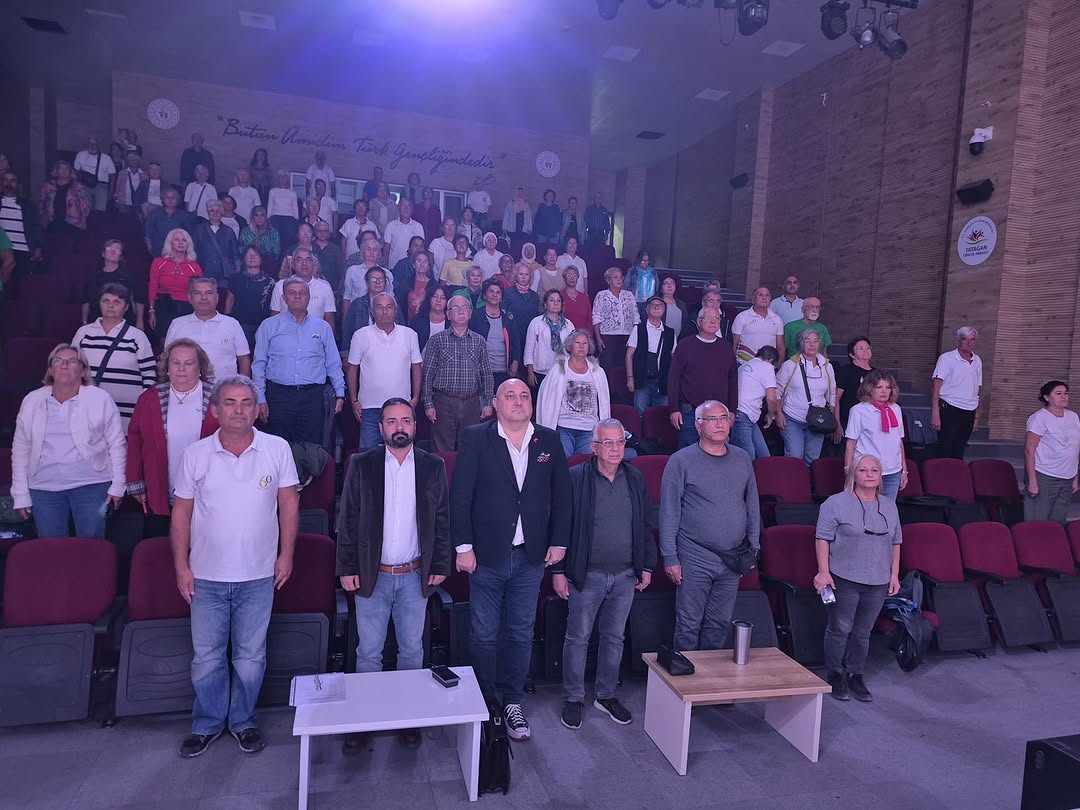 Yatağan'da Tazelenme Üniversitesi Öğrencilerinden Sanat Gösterisi