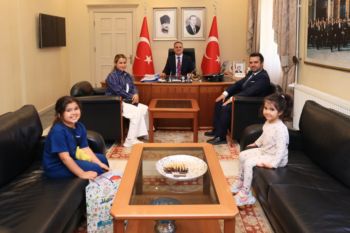 Tayfun Uygun ve Ailesi Muğla Valisi Dr. İdris Akbıyık'ı Ziyaret Etti