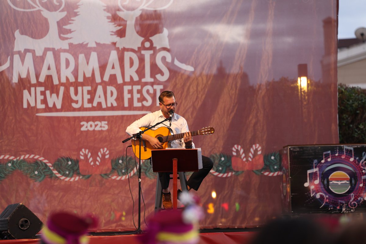 Marmaris'te Yılbaşı Festivali Coşkuyla Başladı