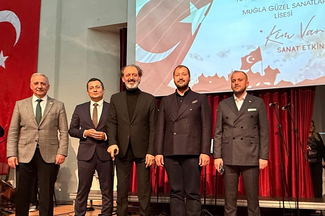 AK Parti Muğla İl Başkanlığı, Muğla Güzel Sanatlar Lisesi'nin Sanat Etkinliğine Katıldı