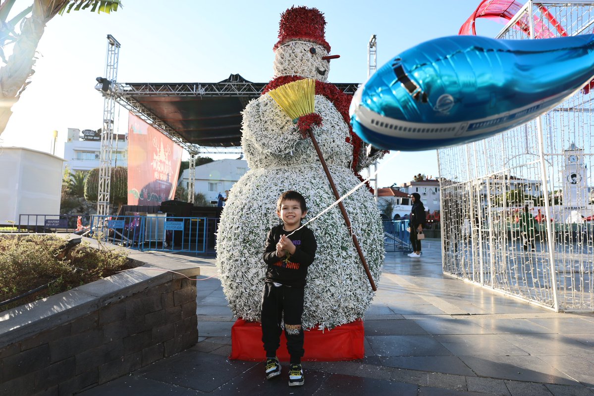 Marmaris'te Yeni Yıl Festivali Coşkuyla Başladı