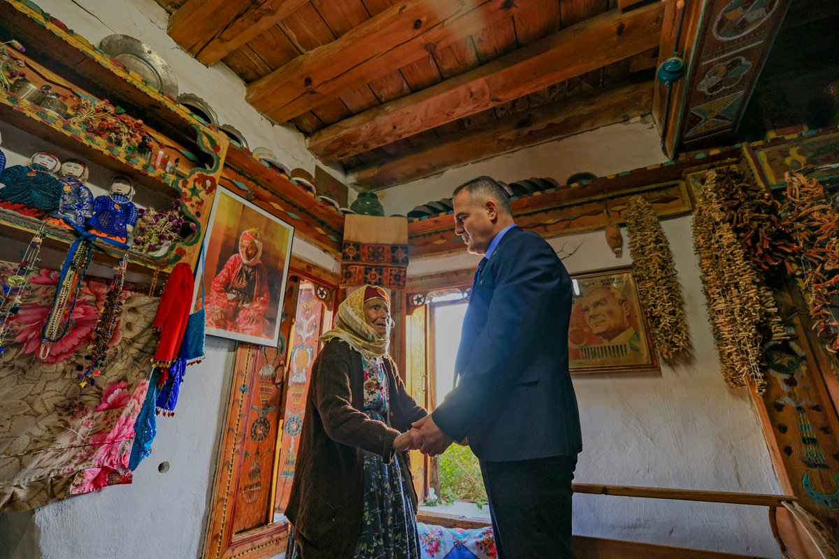 Muğla Valisi, 90 Yaşındaki Fatmana Nine'nin