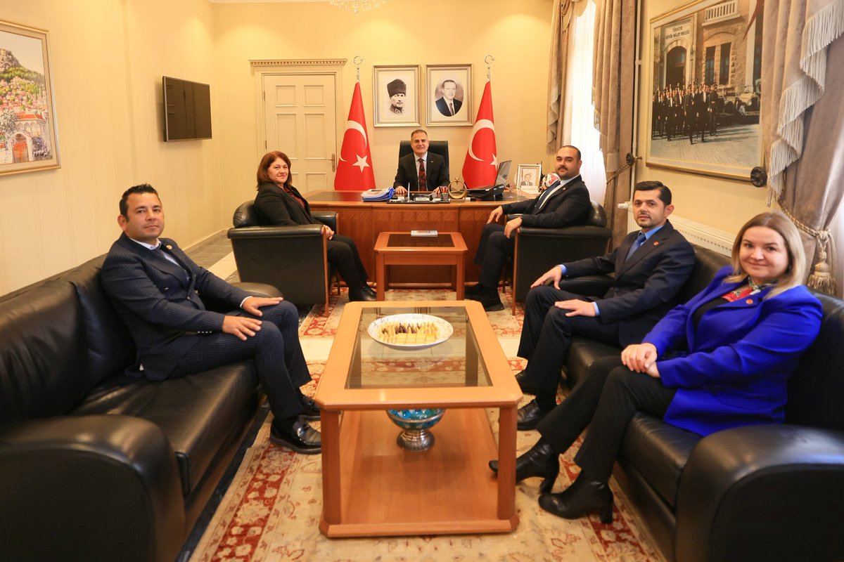 Marmaris Muhtarlar Derneği Yönetimi Muğla Valisi Akbıyık'ı Ziyaret Etti