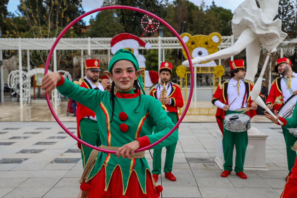 Menteşe'de Yeni Yıl Coşkusu Sokak Şenliği ile Kutlandı