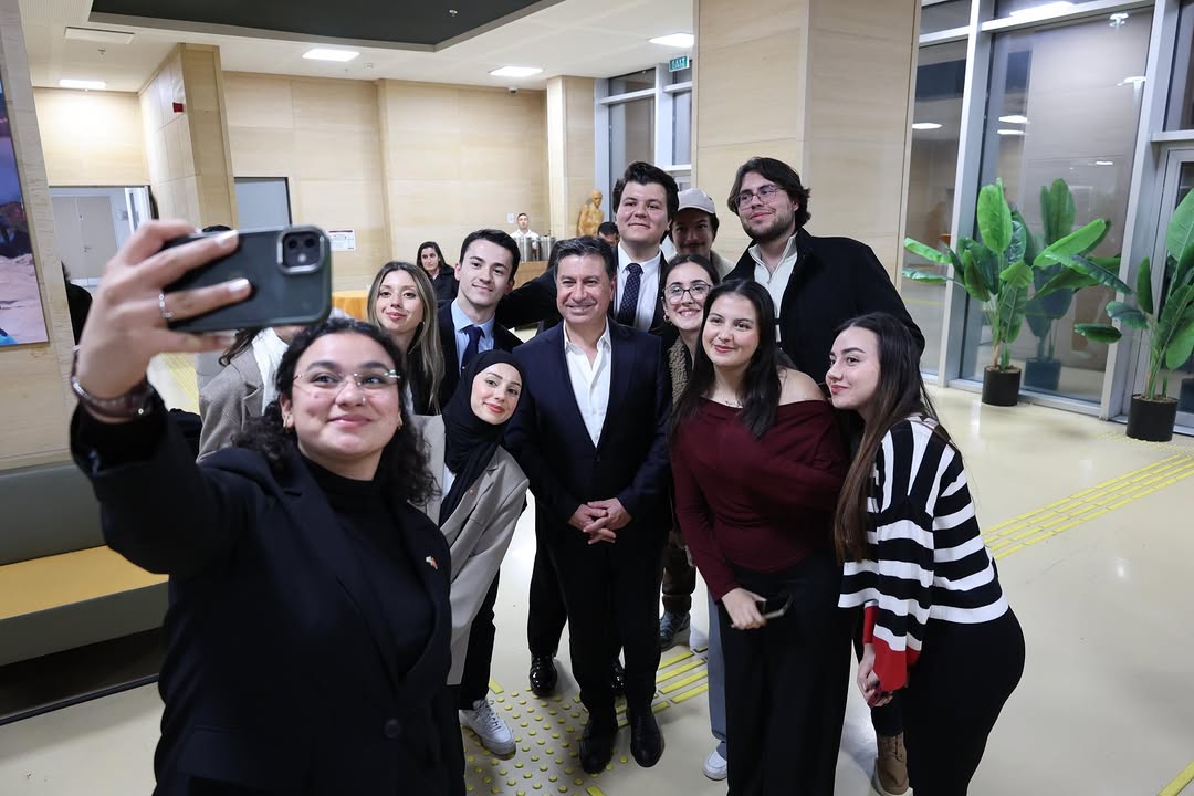 Muğla'da Gençler ve Belediye Başkanı Buluşması: Sorunlar ve Çözüm Yolları Masaya Yatırıldı