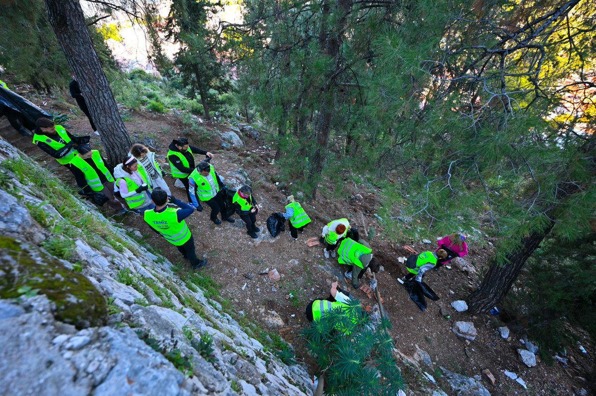Fethiye'de Aşıklar Tepesi'nde Çevre Temizliği Seferberliği