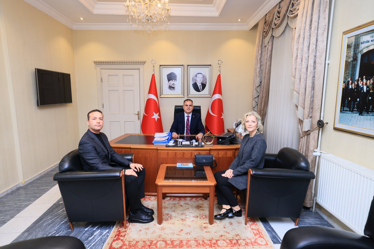 Muğla Kültür Sanat Eğitim ve Spor Derneği Yönetimi Vali İdris Akbıyık'ı Ziyaret Etti