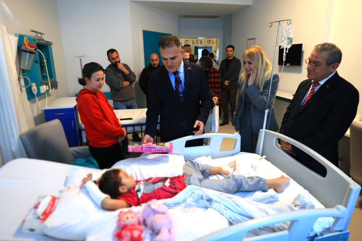 Muğla Valisi Akbıyık, Yeni Yılda Hastane Ziyareti Gerçekleştirdi