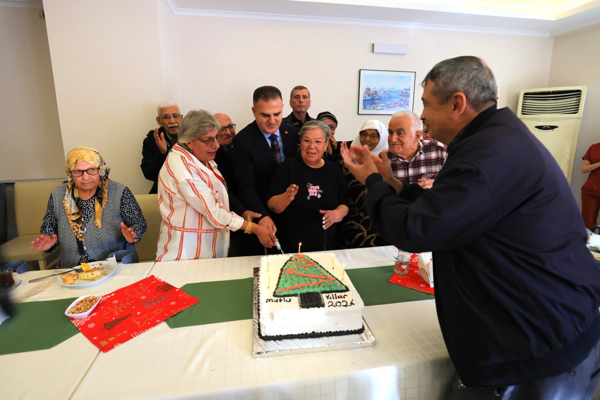 Muğla Valisi Akbıyık, Huzurevi Sakinleri ile Yılbaşı Etkinliğinde Bir Araya Geldi