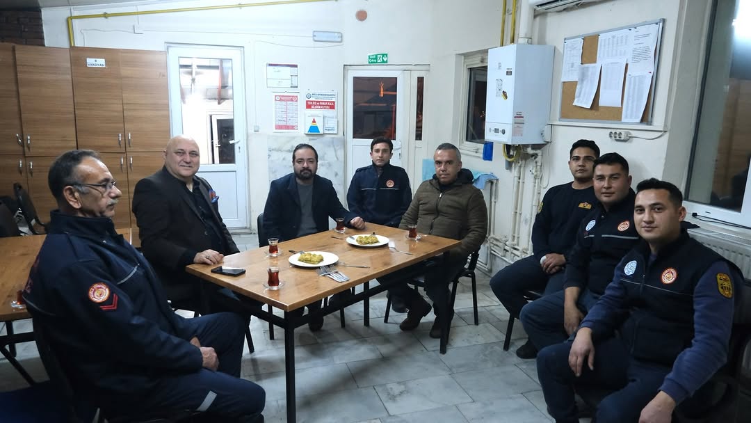 Yatağan'da 2026'ya Görev Başındaki Emeçkiler ve Hemşehrilerle Merhaba Denildi