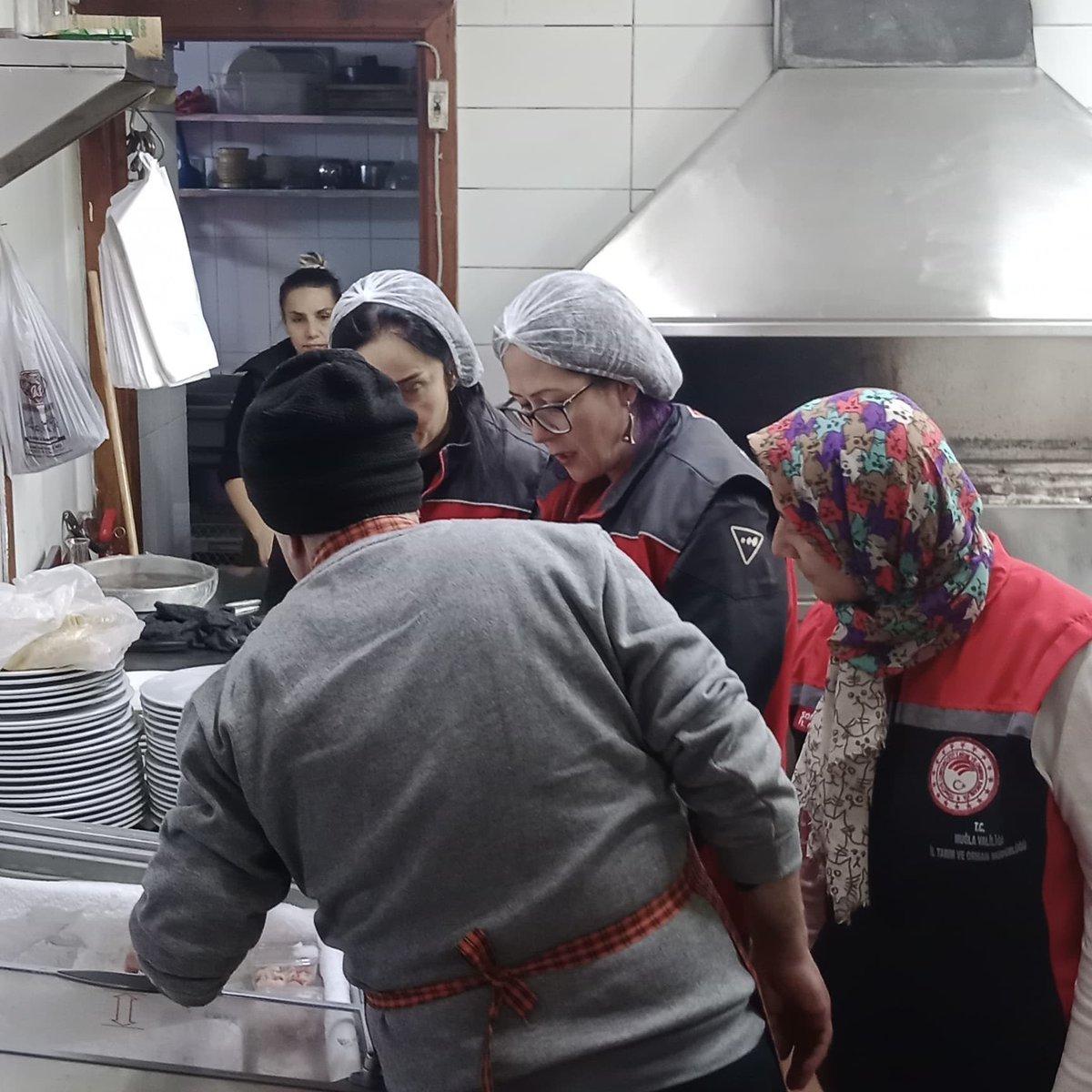 Muğla'da Yılbaşı Gecesi Gıda Denetimleri: Halk Sağlığı İçin 13 İlçede Kontrol