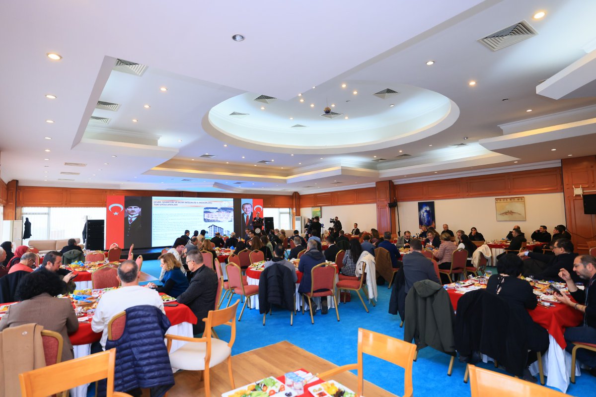 Muğla Valisi Akbıyık, Çalışan Gazeteciler Günü'nde Basın Mensupları ile Buluştu