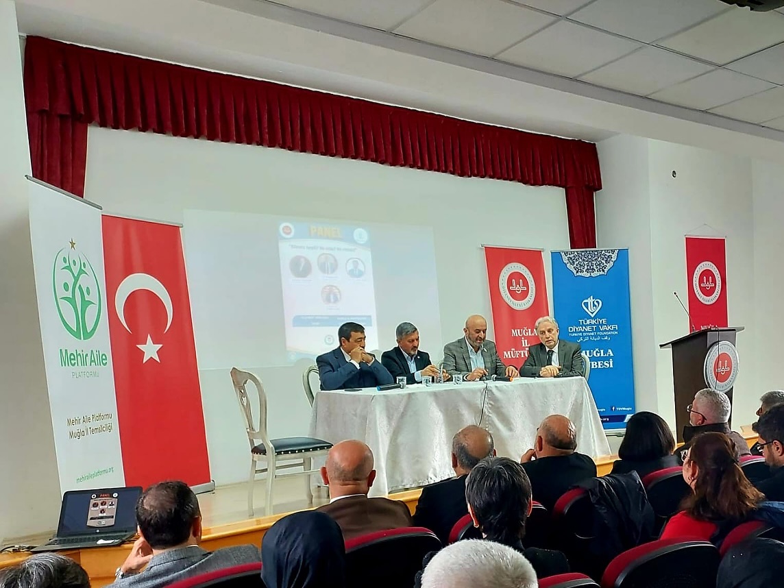 Aile Kurumunun Dünü, Bugünü ve Yarını Muğla'da Masaya Yatırıldı