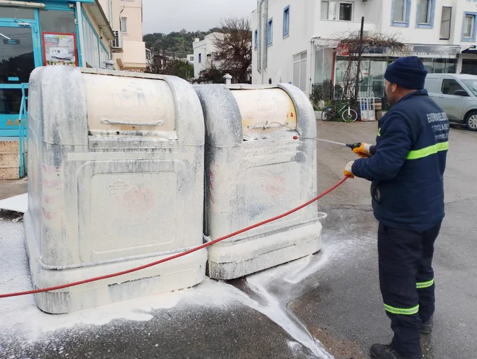 Bodrum'da Çöp Konteynerleri Yenileniyor ve Bakımdan Geçiyor