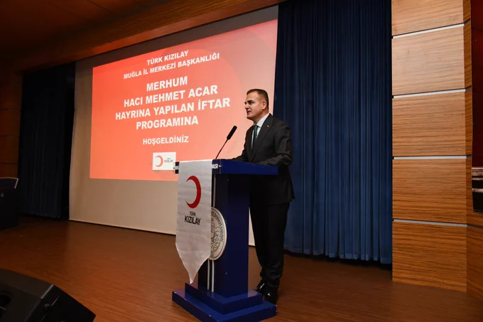 Muğla Valisi Dr. İdris Akbıyık Kızılay Gönüllüleri ve Hayırseverlerle İftarda Buluştu