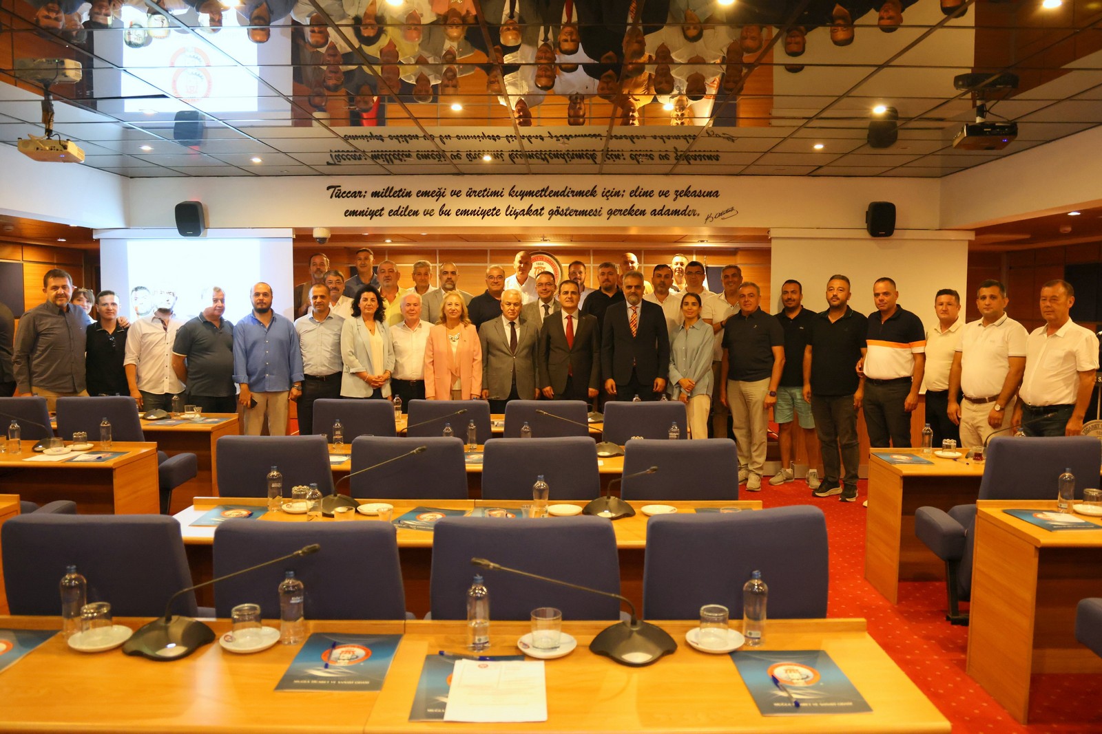 Vali Dr. İdris Akbıyık, Muğla İş Dünyasıyla Bir Araya Geldi