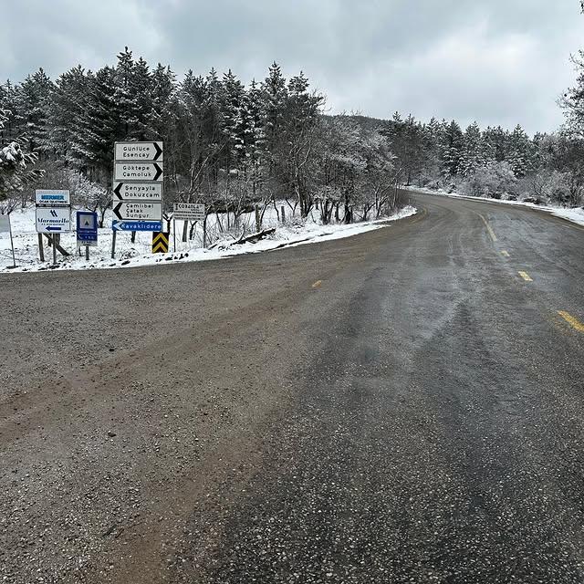 Muğla'da Ani Hava Düşüşüyle Yüksek Kesimlerde Kar Yağışı Etkili Oldu
