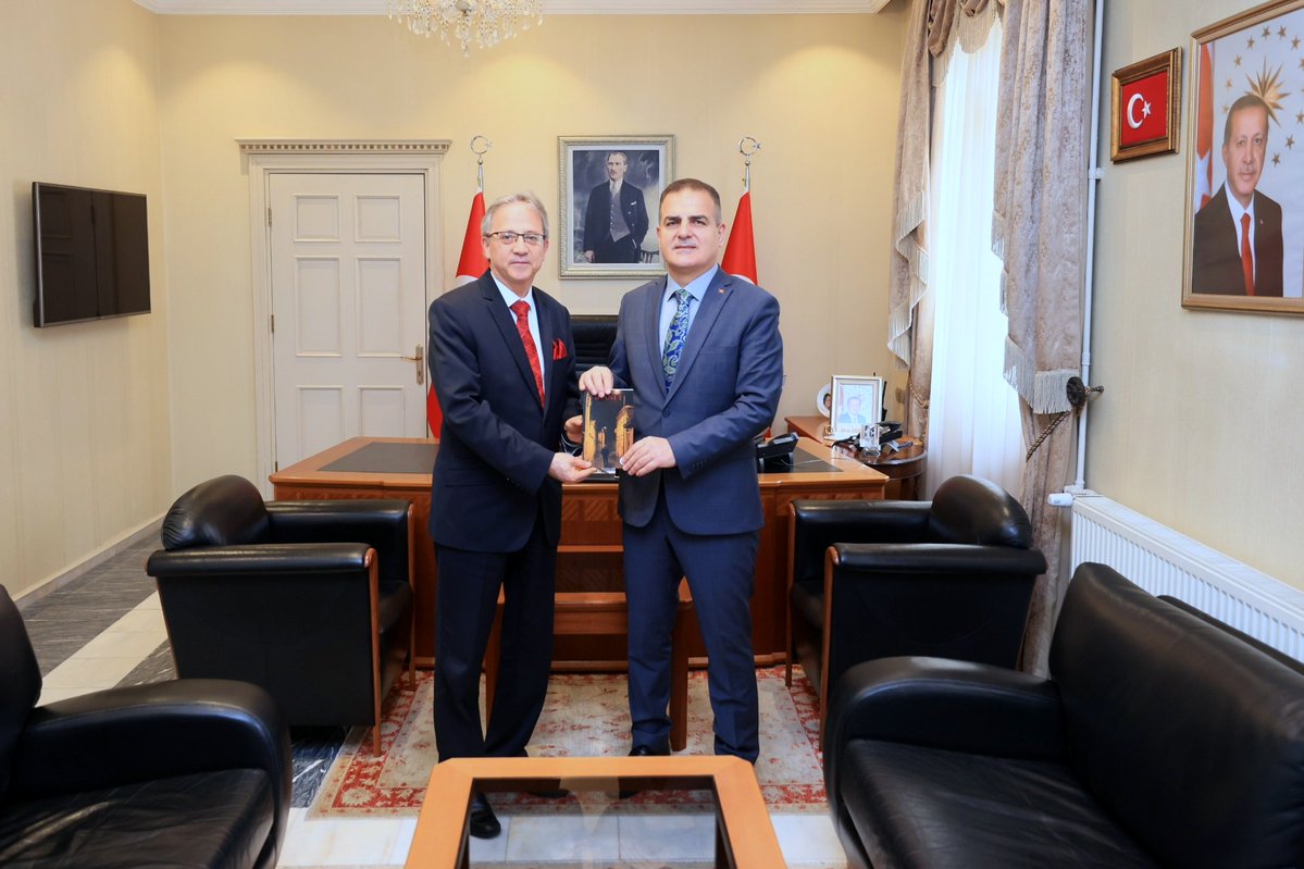 Şair İsmail Arık, Muğla Valisi Dr. İdris Akbıyık'ı Ziyaret Etti