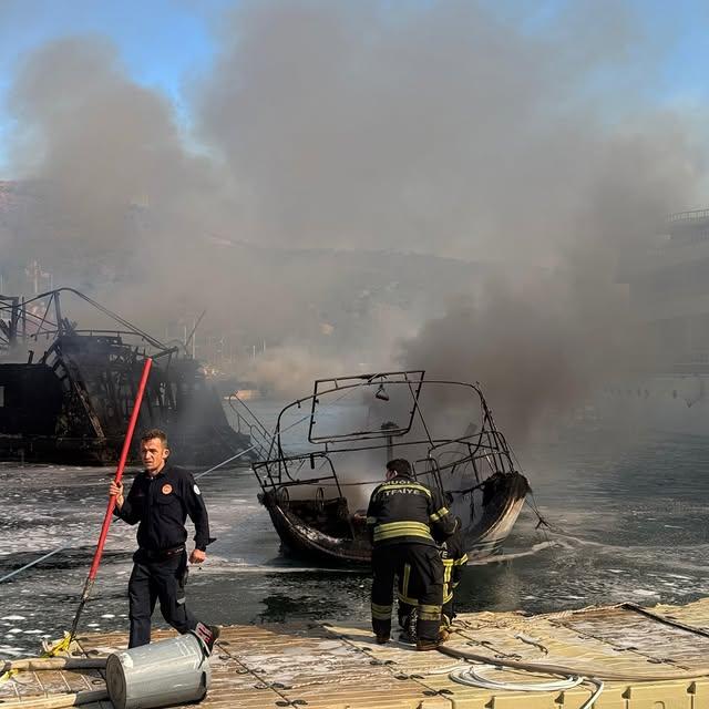 Fethiye'de Marina Yangını: 4 Tekne Zarar Gördü