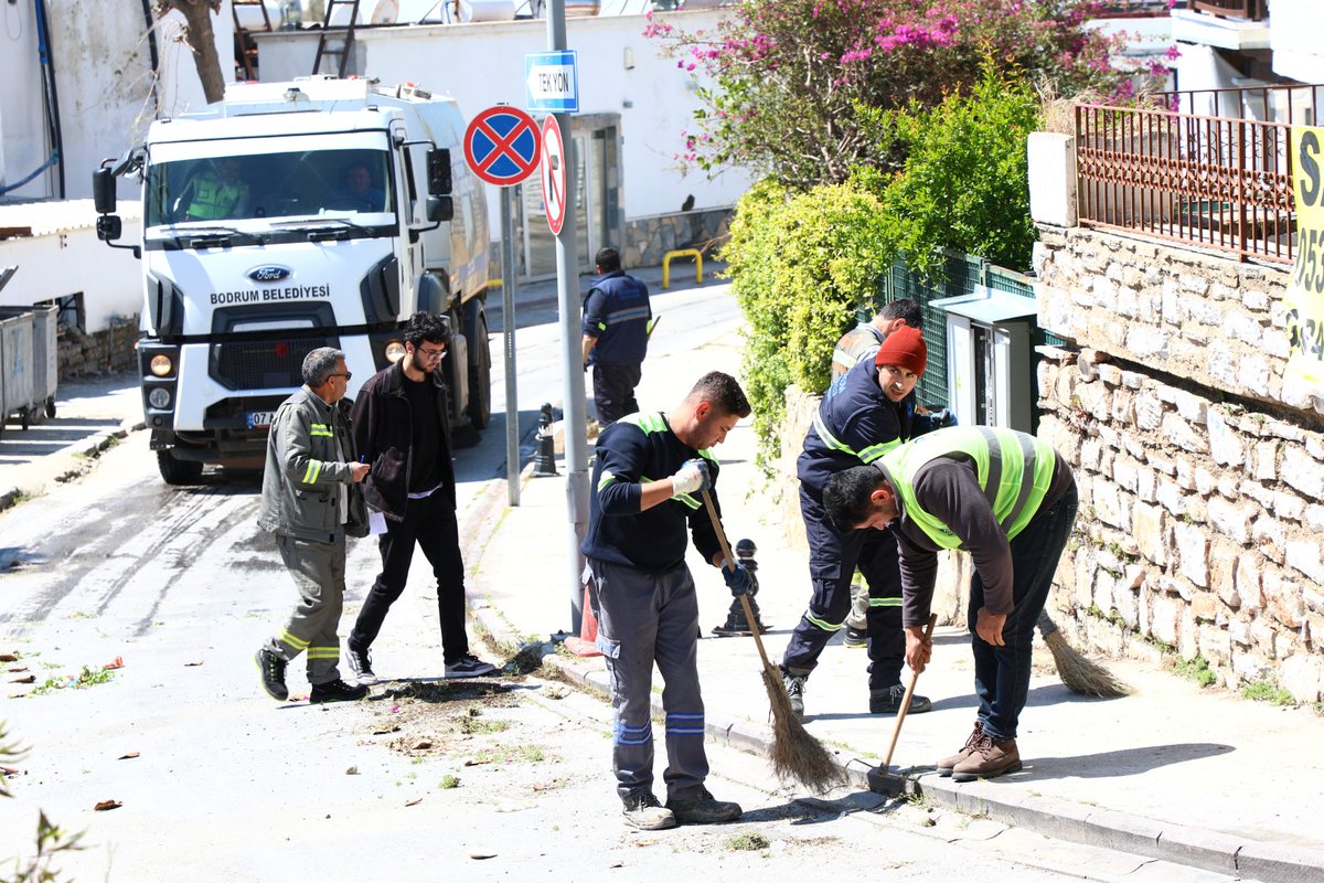 Bodrum Gümbet'te Kapsamlı Temizlik Çalışması Gerçekleştirildi
