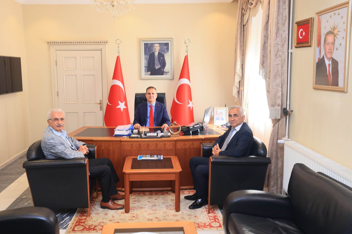 Şair Cumali Ünal, Muğla Valisi Akbıyık'ı Ziyaret Etti