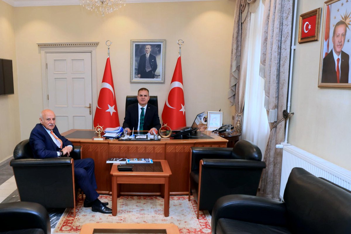 Muğla Valisi Akbıyık, Eski Milli Sporcu Necdet Ayaz ile Bir Araya Geldi