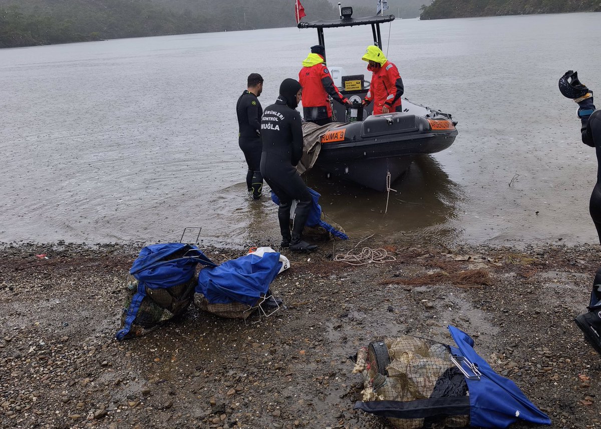 Marmaris'te Deniz Dibinde Yapılan Temizlik Çalışması: Temiz Bir Deniz ve Gelecek İçin Adımlar