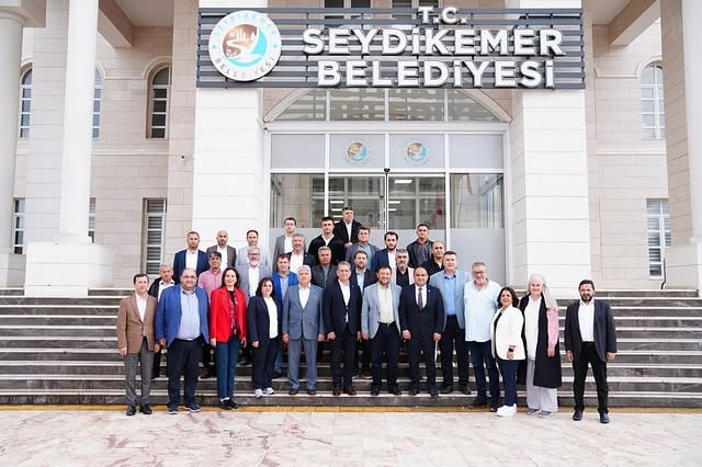 AK Parti Delegeleri Seydikemer Belediye Başkanı'nı Ziyaret Etti