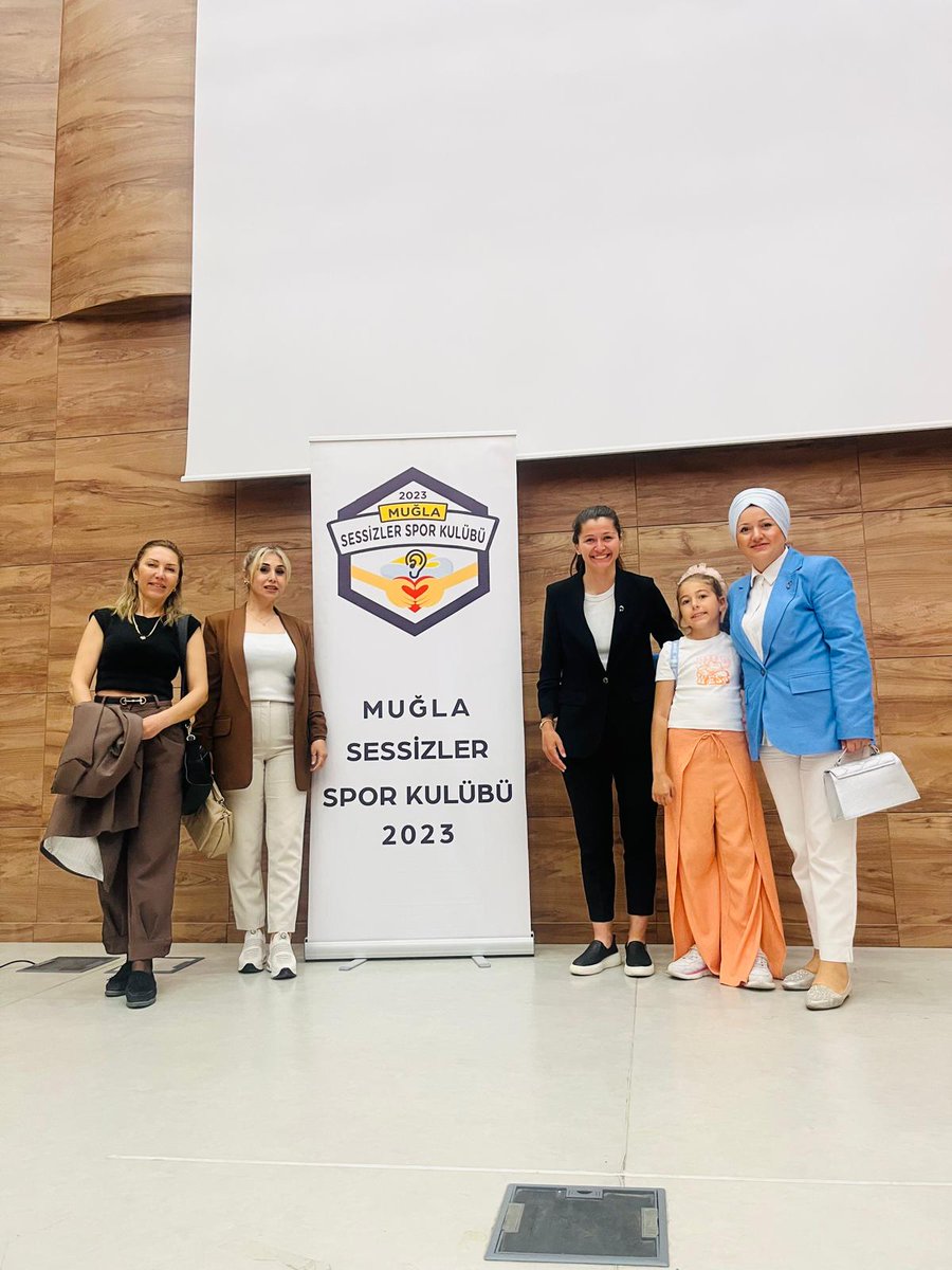 İşitme Engelli Sanatçıların 
