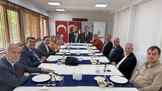 AK Parti Muğla'da Geçmiş Dönem İl Başkanları ve Milletvekilleriyle İstişare Toplantısı Düzenlendi