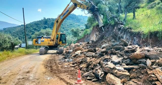 Muğla'da Karahayıt Mahallesi'nde 14 Milyonluk Yol Genişletme Çalışması Devam Ediyor