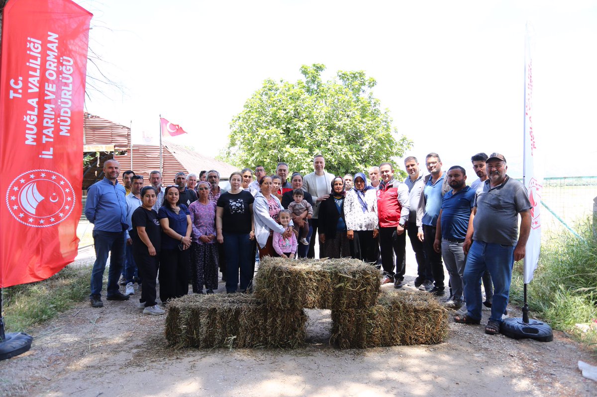 Muğla'da Kadın Çiftçilere Ücretsiz Balya Desteği