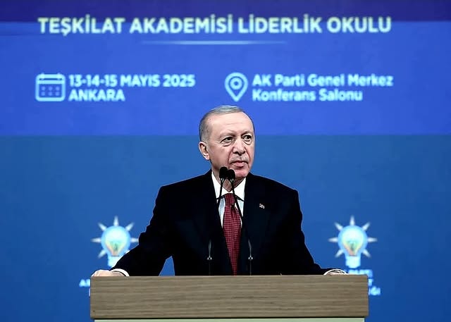 AK Parti Teşkilat Akademisi Liderlik Okulu Programı, Cumhurbaşkanı Erdoğan'ın Katılımıyla Tamamlandı