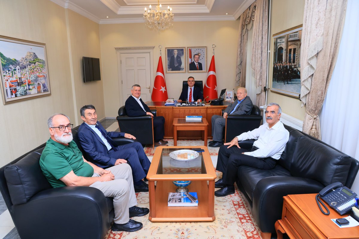 Muğlaspor Eski Başkanları ve İş İnsanları Valisi Akbıyık'ı Ziyaret Etti