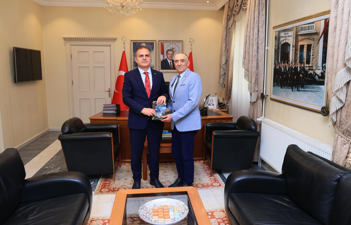 Şehit Yüzbaşı Barış Kırıcı'nın Babası Valiliği Ziyaret Etti
