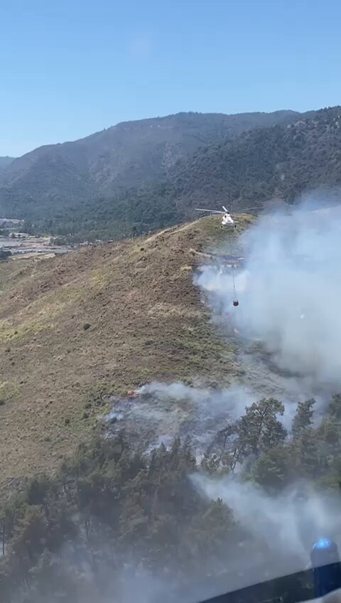 Marmaris Hisarönü'nde Orman Yangını Devam Ediyor