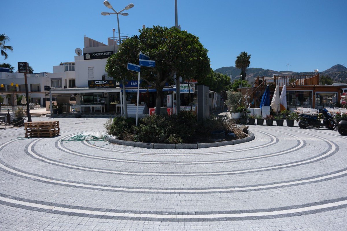 Bodrum Yalıkavak'ta Küp Taş Döşeme Çalışmaları Sürüyor