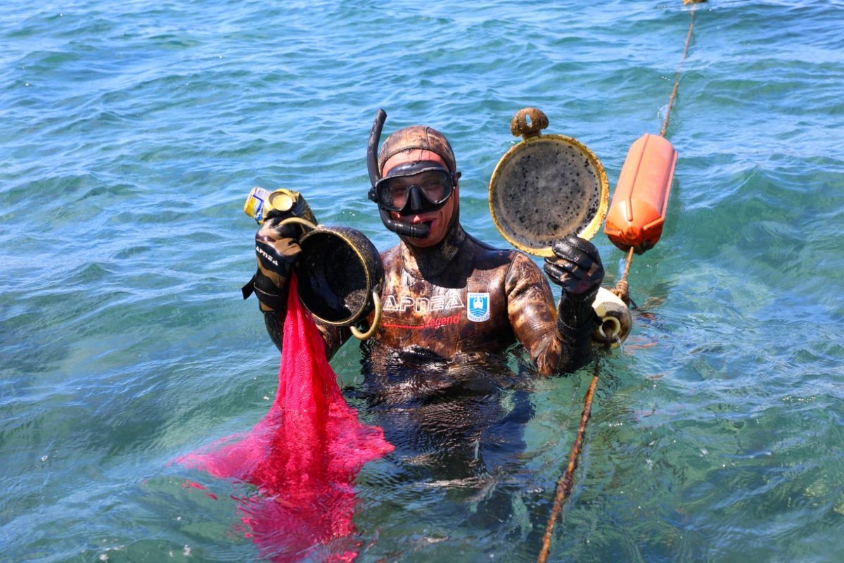 Bodrum'un Denizleri Temizleniyor: Bitez'de 223 Kilogram Atık Çıkarıldı