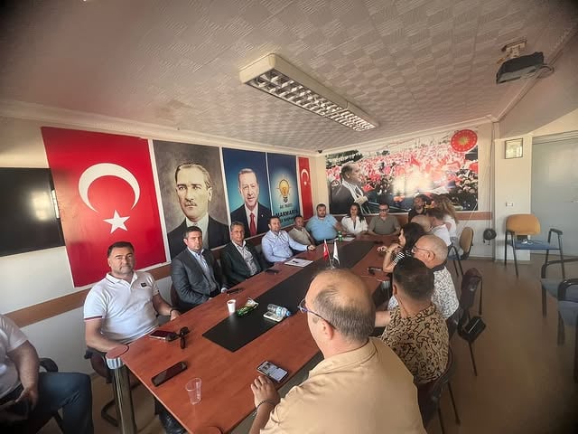 AK Parti Muğla İl Başkanlığı Marmaris'te Teşkilat Çalışmalarını Değerlendirdi