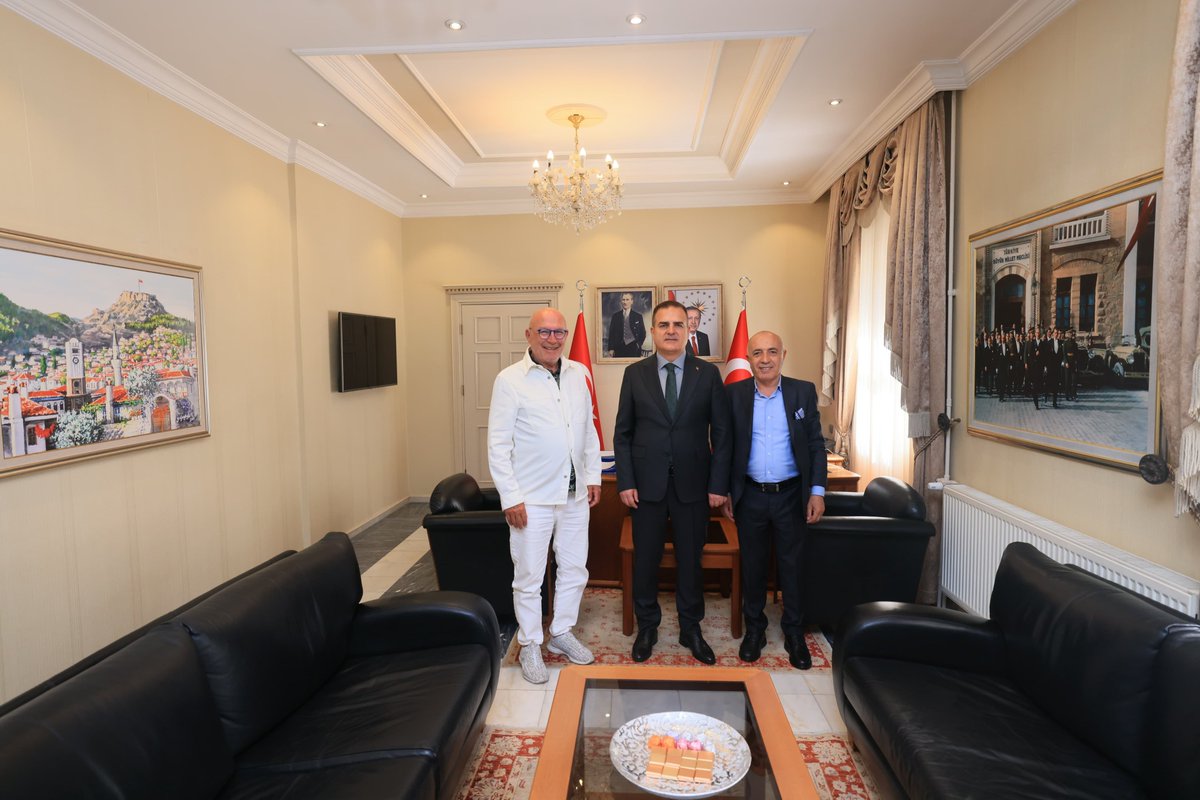 Muğla Valisi Akbıyık'ı Eski Bakan Taranoğlu ve İl Genel Meclis Üyeleri Birliği Genel Başkan Yardımcısı Tıraşoğlu Ziyaret Etti