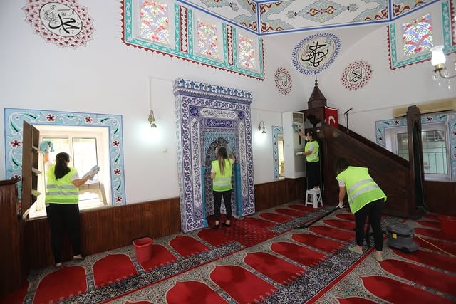 Muğla'da Camiler Kurban Bayramı İçin Hazırlanıyor
