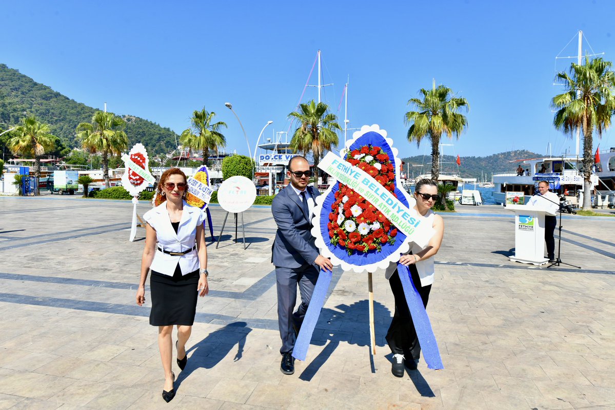 Fethiye Belediyesi, Dünya Çevre Günü'nde Atatürk Anıtı'na Çelenk Bıraktı