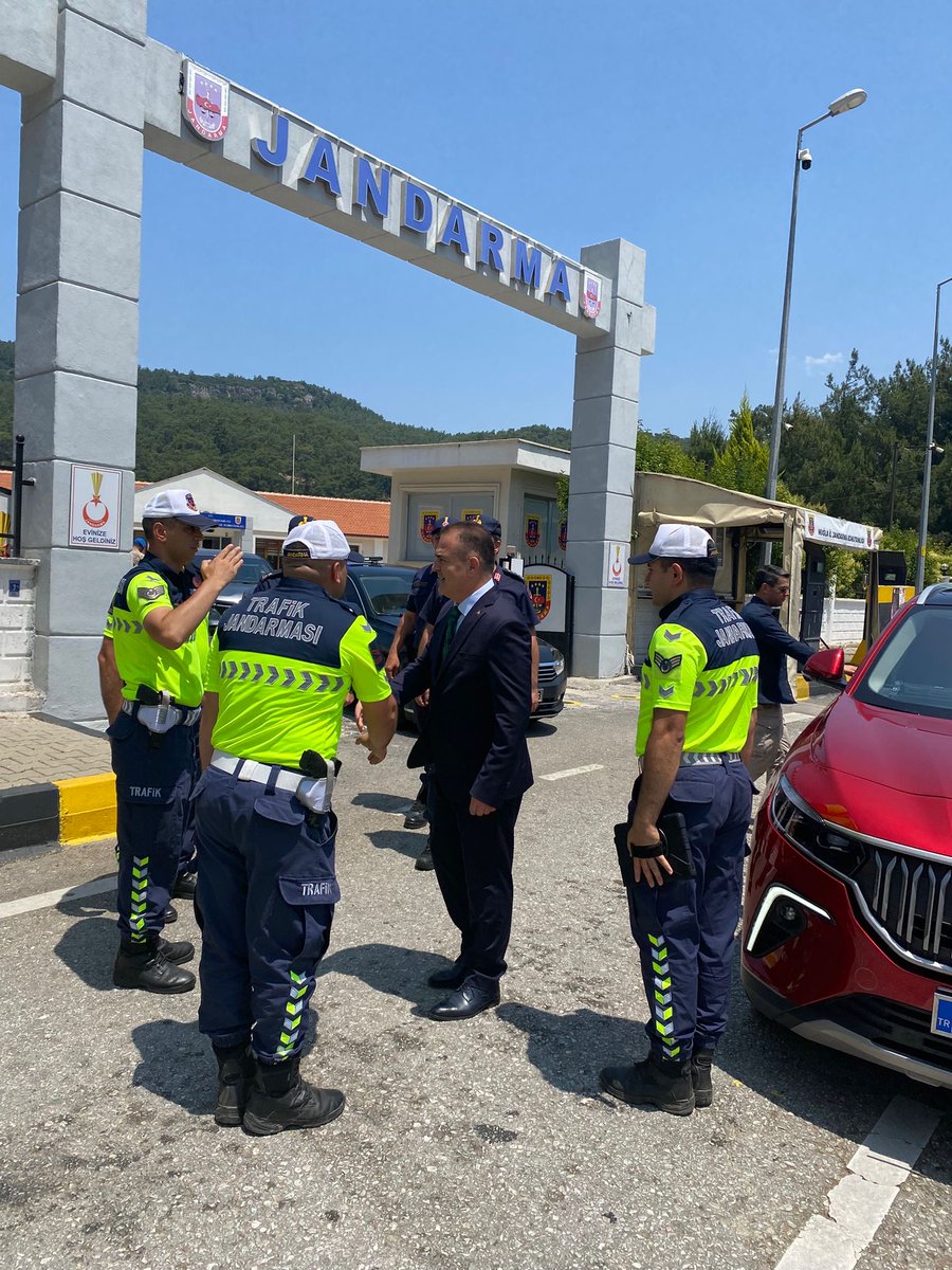 Muğla Valisi Akbıyık, Çetibeli Jandarma Kontrol Noktasını Ziyaret Etti