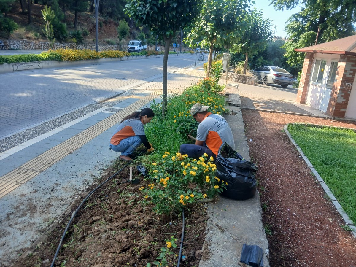Marmaris'te Park ve Bahçeler Müdürlüğü Estetik Çalışmalara Devam Ediyor