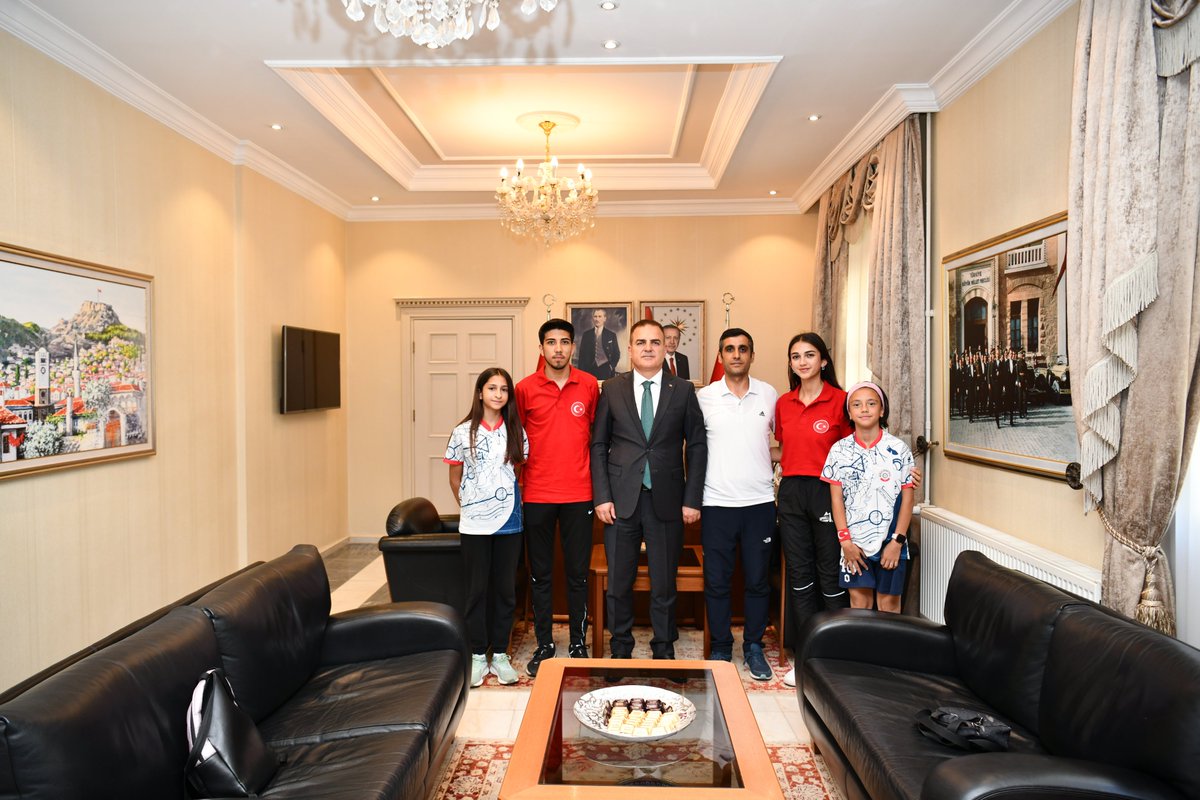 Muğla'da Oryantiring Sporcuları Valisi Akbıyık'ı Ziyaret Etti