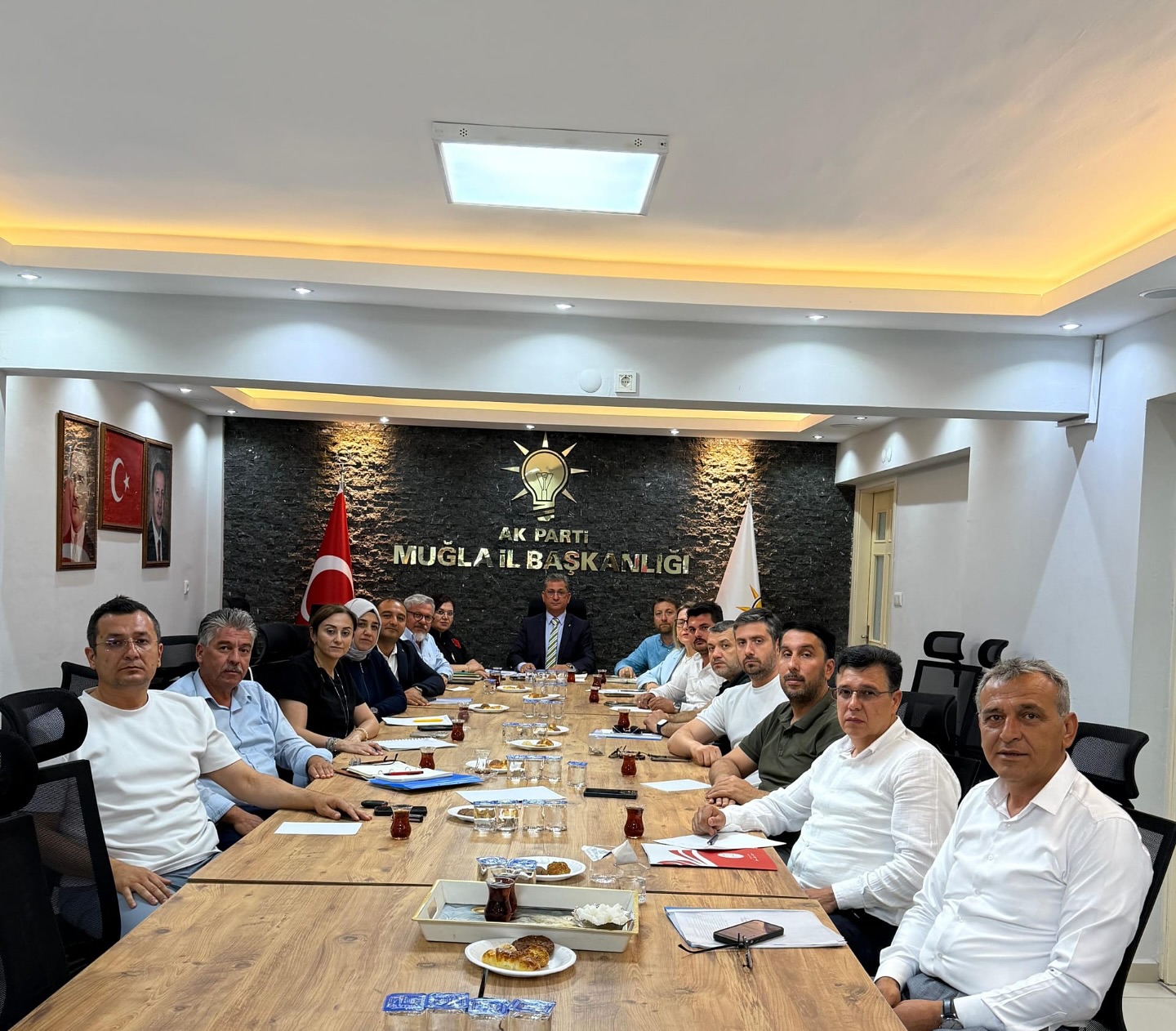 AK Parti Muğla İl Başkanlığı İlçe Başkanları Toplantısı Gerçekleştirildi