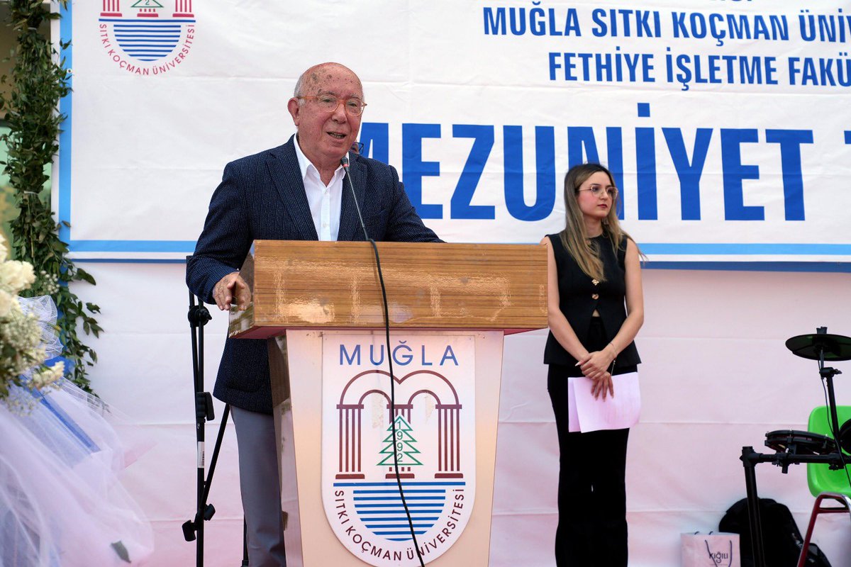 Fethiye Belediyesi'nden Üniversite Mezunlarına Tebrik