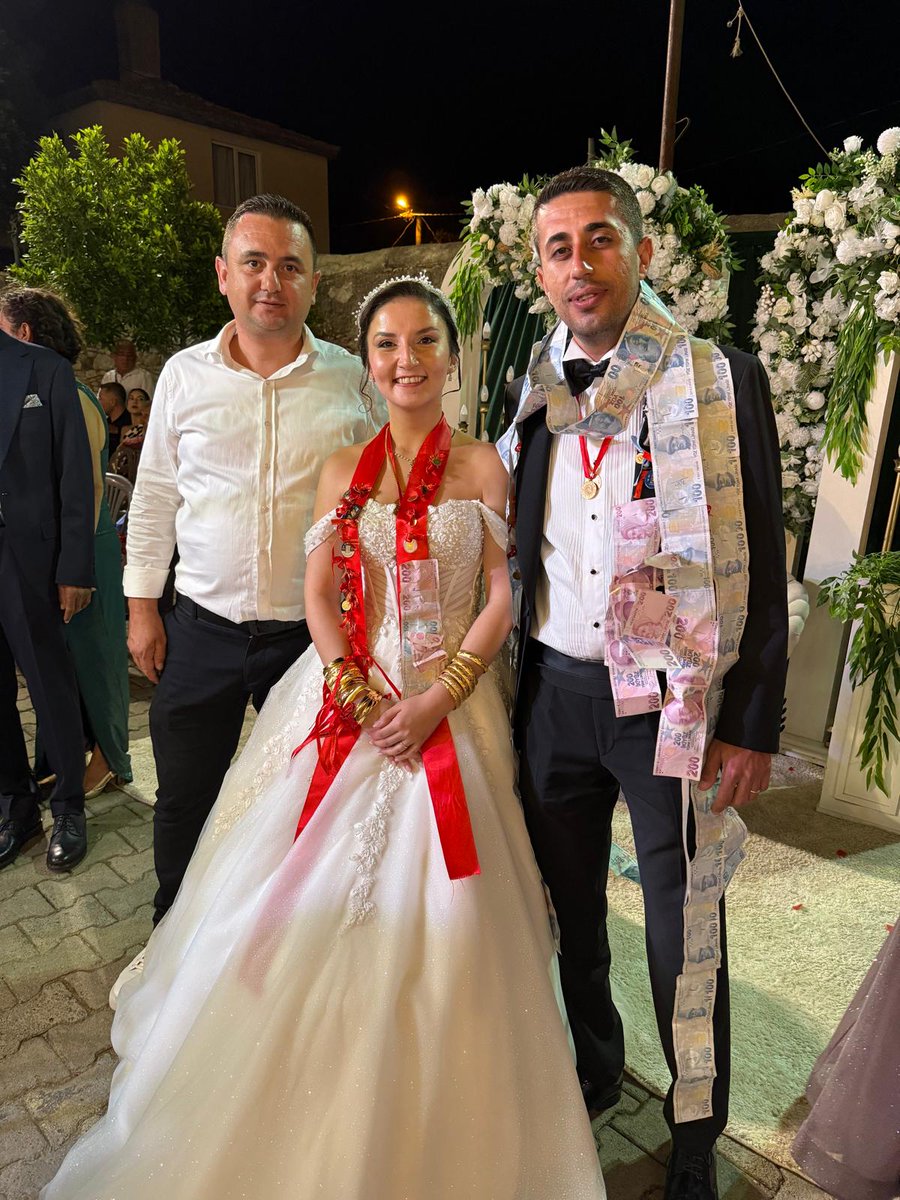 MHP Muğla İl Başkanlığı Datça'da Düğün Merasimine Katıldı