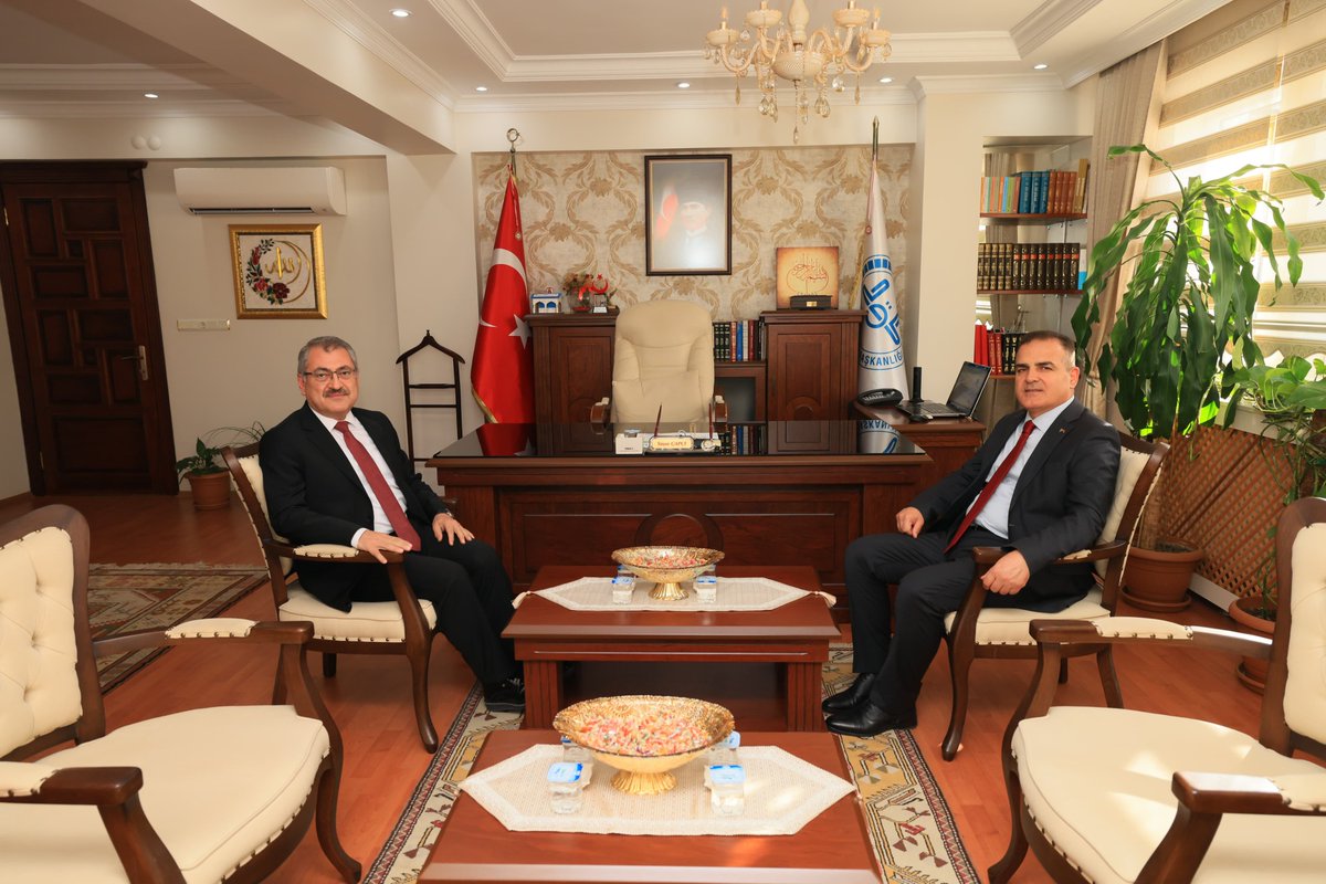 Muğla Valisi Akbıyık, Hac Farzını Yerine Getiren İl Müftüsü Çapçı'yı Ziyaret Etti